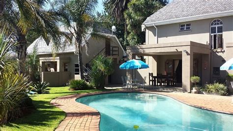 SANDALWOOD GUEST HOUSE .